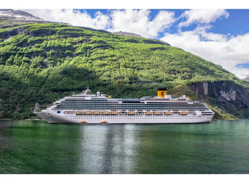 Luxury cruise ships for leisurely travel between different countries